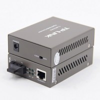 TP-Link MC210CS Gigabit Single-Mode Media Converte...